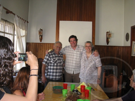 Sergio Rinaudo con su diploma de Astronomía Solar y Cultural